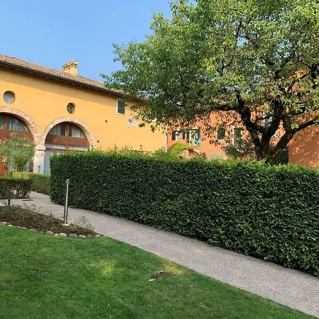 Апартаменты Cristina's Shabbyhouse Костермано