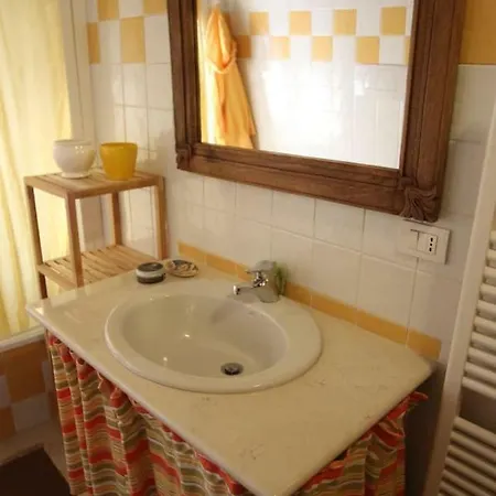 Cristina's Shabbyhouse Апартаменты Костермано